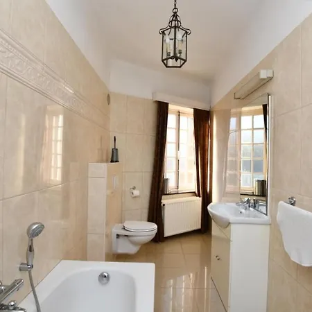 La Spa, A 10 Minutes A Pied Du Centre